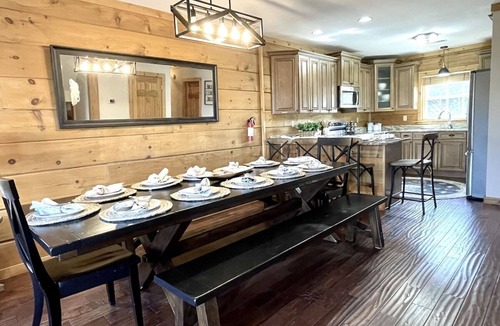 Edray House | Ski In/Out @ Loggers 16 - Private Hot Tub, 3 Kings, PS5, 85" TV, Rec+Gear Rms