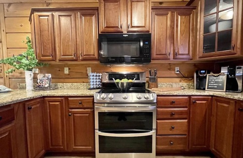 Edray House | Ski In/Out, Watch Slope frm Hot Tub, 6BR, 3 Kings, PS5, Tesla, Rec Rm-Loggers 12