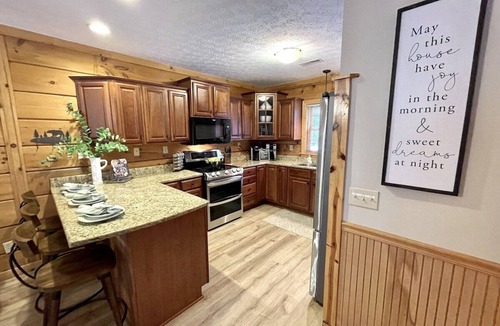 Edray House | Ski In/Out, Watch Slope frm Hot Tub, 6BR, 3 Kings, PS5, Tesla, Rec Rm-Loggers 12