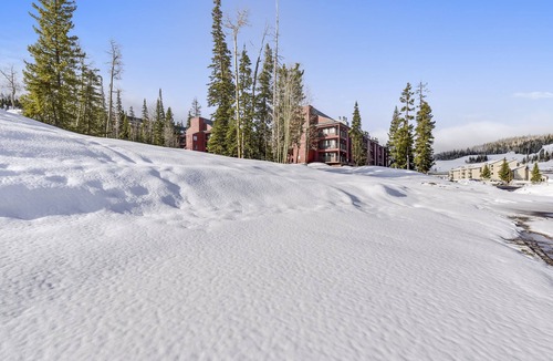 Brian Head Condo | Ski-In Ski-Out Brian Head Giant Steps Condo