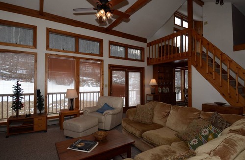 Northface House | Ski Inn - 388 Brookside Road Ski Inn - Great Access to Local Hiking Trails, Hot Tub, Pet Friendly