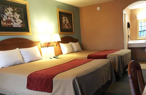 Anthony Hotel | Sky Palace Inn Anthony - 2 Queen Bed Non Smoking