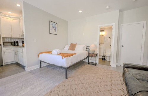 Prudential - St. Botolph Apartment | Sleek Studio Apartment in the South End