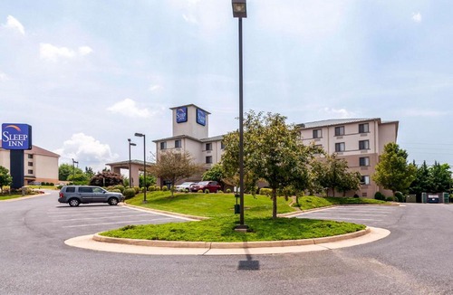 Harrisonburg Hotel | Sleep Inn & Suites Harrisonburg on University