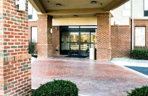 Lexington Hotel | Sleep Inn & Suites Virginia Horse Center