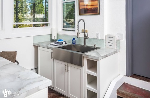Huffman - O' Malley Apartment | Sleeping Lady Mountain View(The WOW Factor) Suite