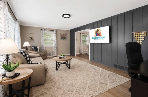 Shawnee House | Sleeps 10 Arcades KingBeds BBQ Grill
