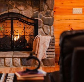 Carbon Hill House | Sleeps 16! Luxury Cabin with Game Room & Hot Tub