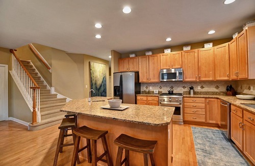 Ocean View House | Sleeps 20 - Luxurious 7 bedroom home located in the Bear Trap Dunes Community. Excellent Amenities! Indoor & Outdoor Pool, Tennis Courts, Fitness Center, Shuttle to the Beach, Clubhouse, Wifi and more!