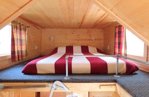 Victor Hotel | Sleeps up to 2, electric, water, kitchenette, full bathroom, air conditioned/heated
