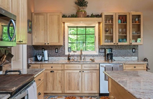 Berkeley Springs House | Sleepy Creek Getaway! Hot tub & Sauna