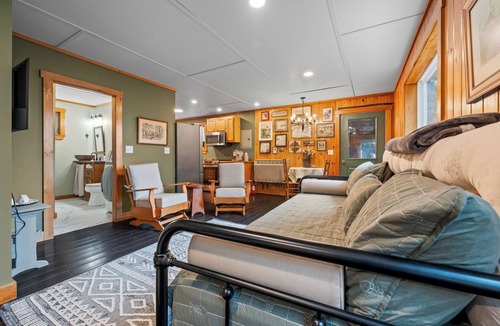 Rangeley Cabin | Sleepy Hollow | Private Waterfront on Loon Lake | Pet friendly