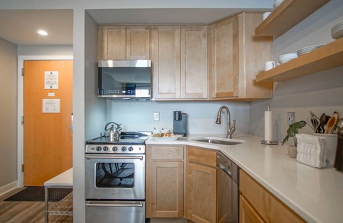 Edray Condo | Slope Side! 2 Bed 2 Bath Expedition Station 201
