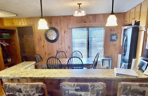 Edray House | SLOPE SIDE SKI IN/ SKI OUT TOWNHOUSE TOP OF POWDER MONKEY LIFT BEST LOCATION