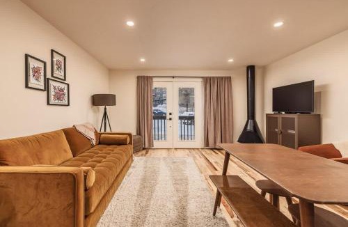 Alyeska Apartment | Slopeside Suite at Alyeska - Ski In Ski Out