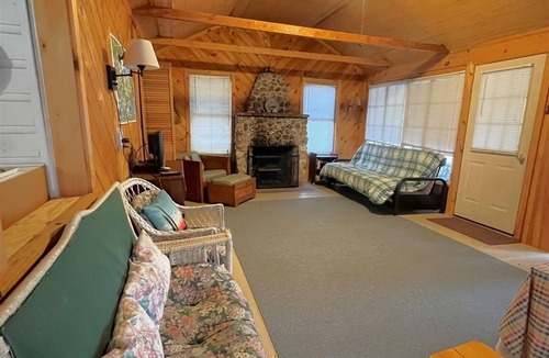 Sebago Cottage | Small Cottage just steps away from Sebago Lake