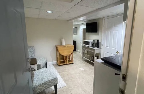 West Roxbury Apartment | Small In-law apartment