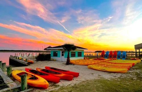 Chincoteague Hotel | Snug Harbor Marina and Resort