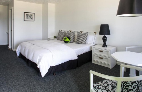 Montauk Hotel | Solé Beach