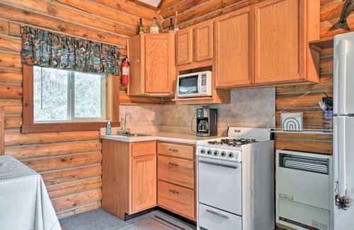 Kalifornsky House | Soldotna Cabin w/Essentials- 4 Mi to Fishing