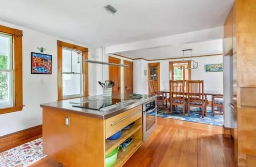 Somesville House | Somesville Village Historic Charmer. 5min to Acadia Mountain trailhead. Sleeps 9