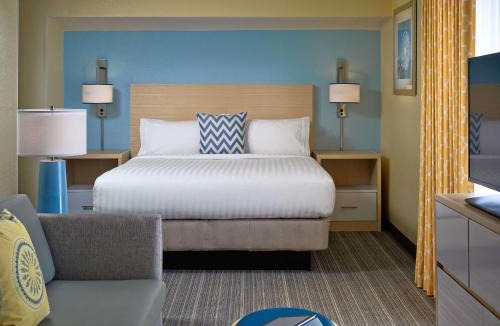 Warwick Hotel | Sonesta ES Suites Providence - Airport