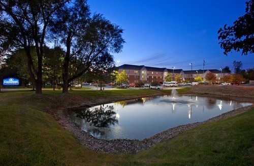 Gahanna Hotel | Sonesta Simply Suites Columbus Airport