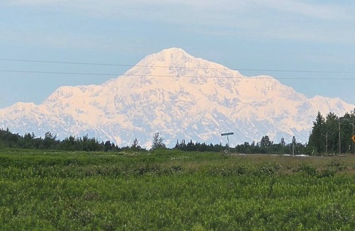 Willow Cabin | Soothing Alaskan cabin in welcoming Willow perfect for up to 6 guests.