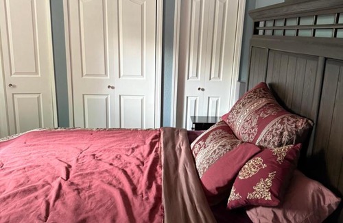 Bayshore - Klatt House | South Anchorage Marmot Nest home stay with shared bathroom