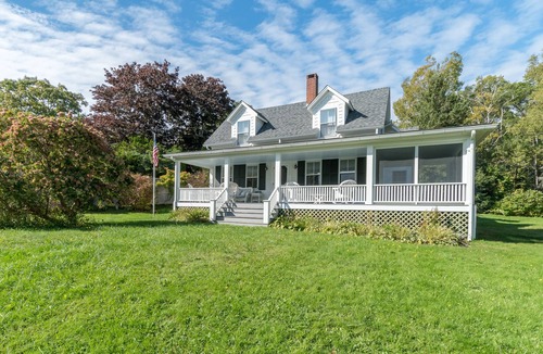 South Bristol Cottage | South Bristol, Updated Christmas Cove Cottage