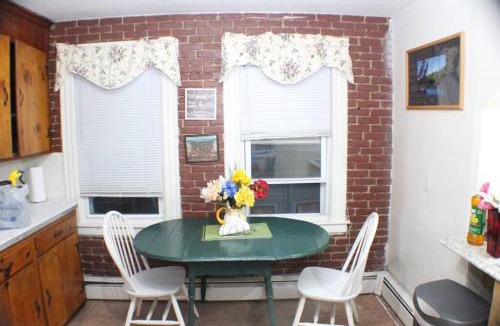 Hartford Apartment | South End Serenity 3