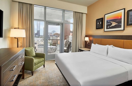 Sobro Hotel | Southern Charm Hideaway! Indoor Swimming Pool, Kitchenette, Pet-friendly Hotel!