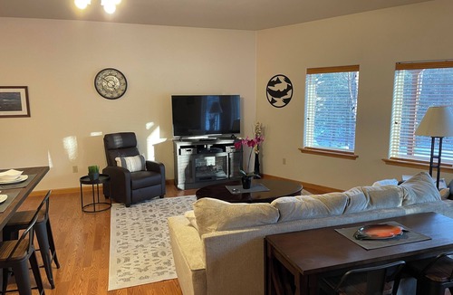 Rabbit Creek Apartment | Southside 2-bedroom guest suite, ground level with private entrance