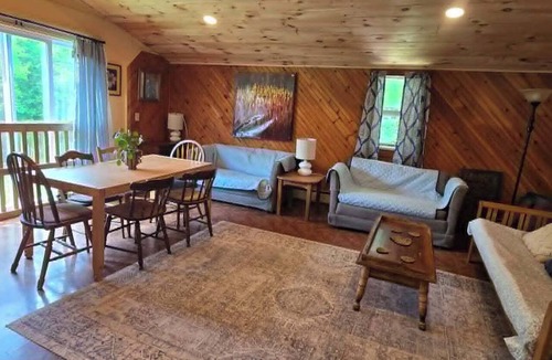 Lincolnville Apartment | Spacious 2-BR Apartment in Coastal Lincolnville purr-fect for the family
