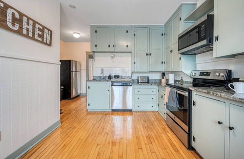 Worcester Apartment | Spacious 3-Bedroom Rustic Apartment Near UMass Memorial & Downtown