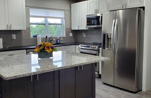 Scott Depot House | Spacious 3-bedroom home, off I-64 & 35, sleeps 11