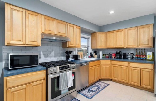 Southeast Yonkers Apartment | Spacious 3BR Apt Near MetroNorth