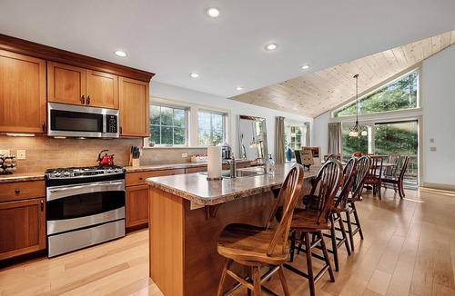 Newbury House | Spacious 3BR Home Near Lake & Mountain - Sleeps 9 - Sunapee Retreat