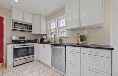 Colesville House | Spacious 4-bedroom house in amazing Silver Spring with WiFi, AC