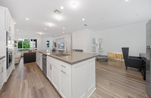 Santa Ana House | Spacious 4-bedroom house with AC, WiFi in beautiful Santa Ana