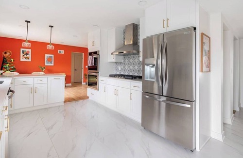 Fairway House | Spacious 4-bedroom house in tranquil Fairway with AC and fitness room