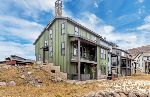Deer Mountain House | Spacious 4 bedroom townhome in Park City with private Hot Tube