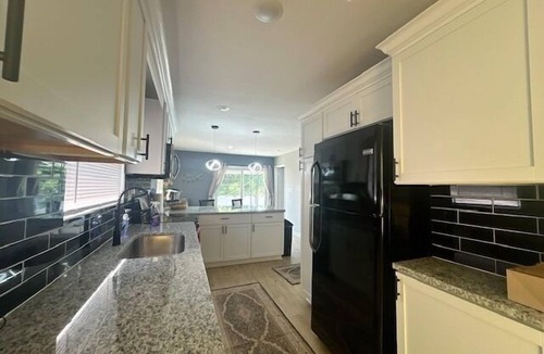 Kansas City House | Spacious 4 Bedroom 2 Full Bath - Triple Crown KC