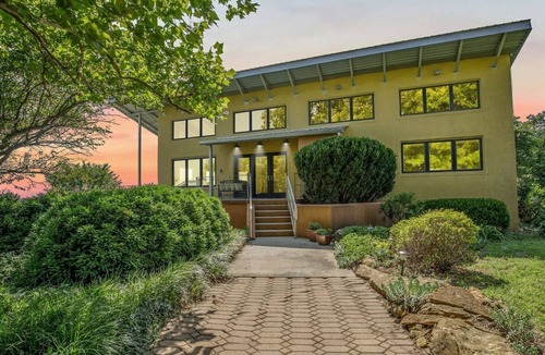 Lawrence House | Spacious 4-bedroom vacation home 16 minutes from University of Kansas