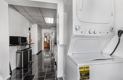 Park View House | Spacious 4BR DC Townhouse with Free Parking