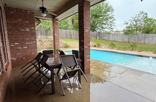 Longview House | Spacious 4BR Oasis with private pool perfect for families & Groups