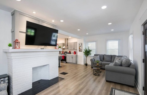 Weinland Park House | Spacious 4BR w/Game Room & Yard Walk to OSU