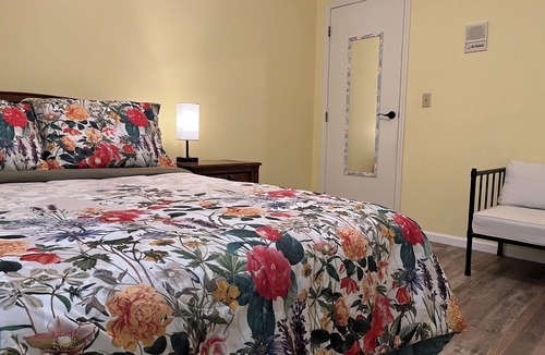Plain City House | Spacious 5-bed farmhouse w/Pool Table, Table Tennis Close to Columbus Zoo