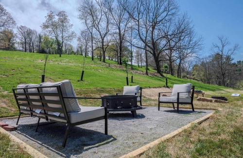 Christiansburg House | Spacious 5-bedroom house in welcoming Christiansburg with WiFi, AC