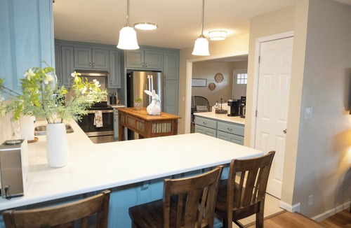 Prairie Grove House | Spacious 5-bedroom farmhouse with country views in charming Prairie Grove